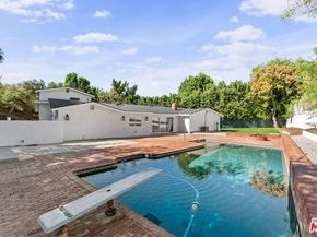 4800 Topeka Drive, Tarzana CA 91356