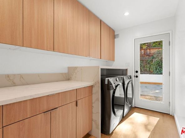 4800 Topeka Drive, Tarzana CA 91356