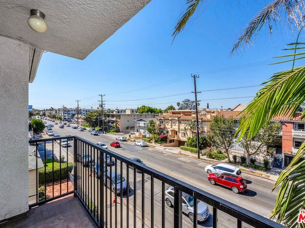 14804 Magnolia Boulevard 12, Sherman Oaks CA 91403