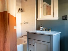 2073 N Catalina Street, Los Angeles CA 90027