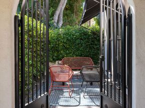 2073 N Catalina Street, Los Angeles CA 90027