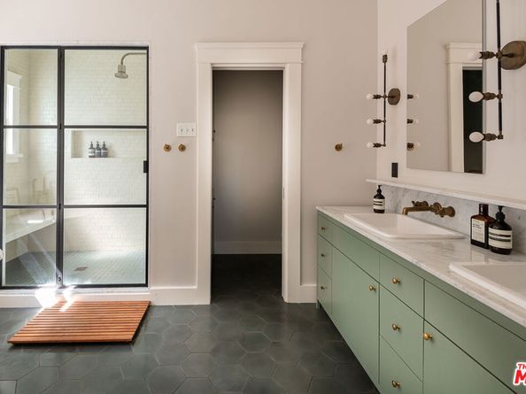 2073 N Catalina Street, Los Angeles CA 90027