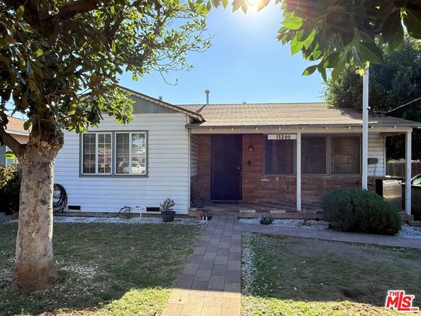 13200 Glamis Street, Pacoima CA 91331