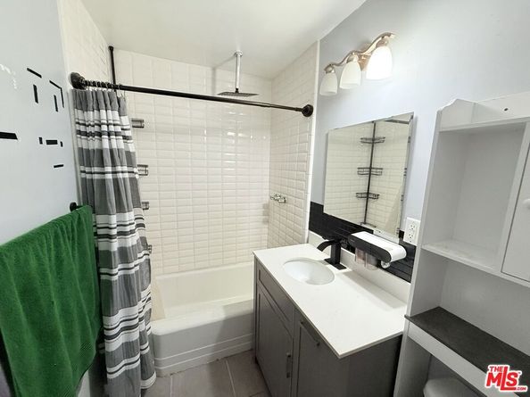 13200 Glamis Street, Pacoima CA 91331