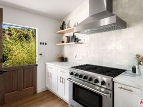 3375 Coldwater Canyon Avenue, Studio City CA 91604