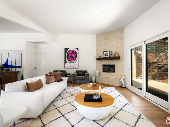 3375 Coldwater Canyon Avenue, Studio City CA 91604