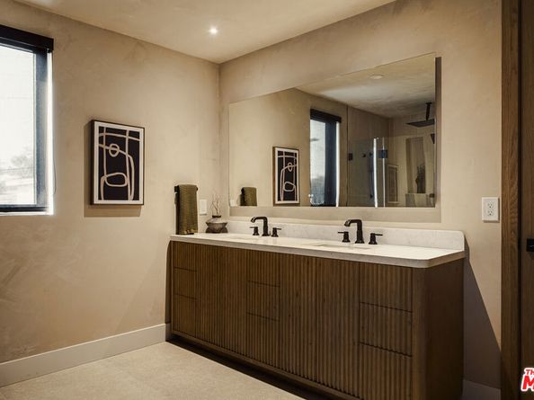 2749 Tilden Avenue, Los Angeles CA 90064