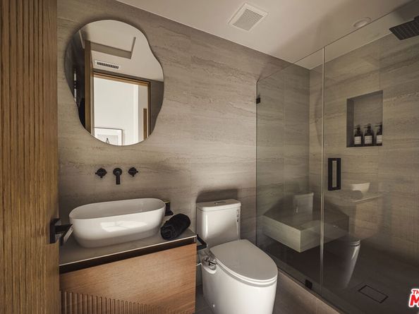 2749 Tilden Avenue, Los Angeles CA 90064