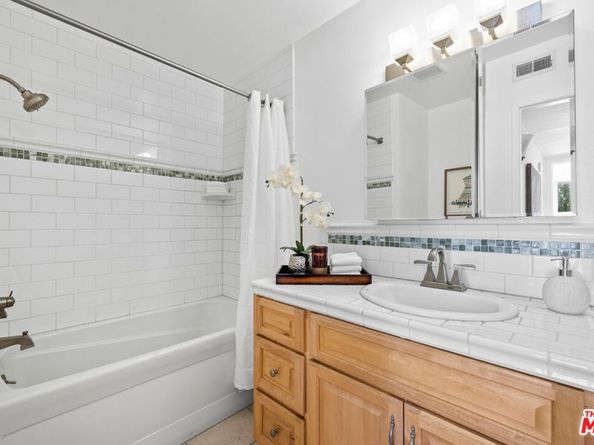 12720 Burbank Boulevard 318, Valley Village CA 91607