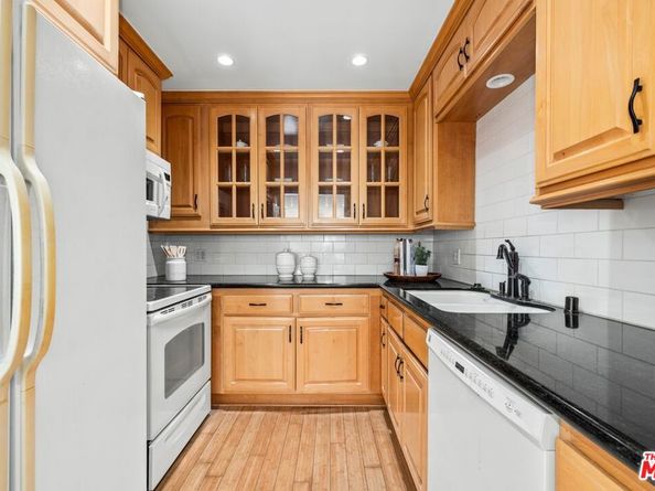 12720 Burbank Boulevard 318, Valley Village CA 91607