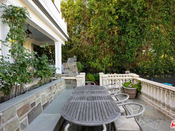 320 Hilgard Avenue, Los Angeles CA 90024