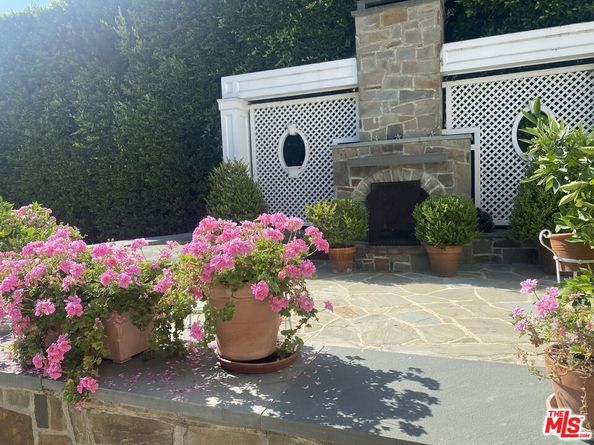 320 Hilgard Avenue, Los Angeles CA 90024