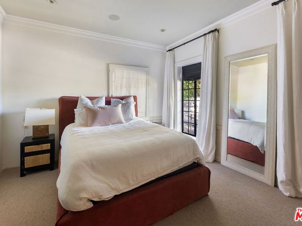 320 Hilgard Avenue, Los Angeles CA 90024