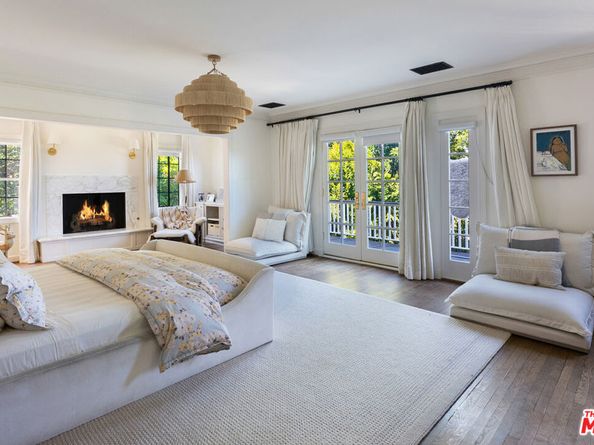 320 Hilgard Avenue, Los Angeles CA 90024