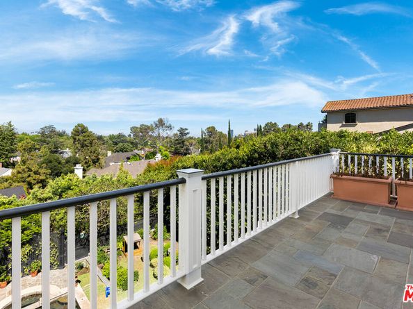 320 Hilgard Avenue, Los Angeles CA 90024