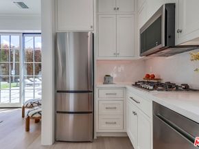 427 N Bundy Drive, Los Angeles CA 90049