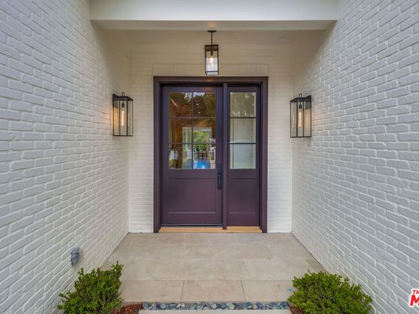 427 N Bundy Drive, Los Angeles CA 90049