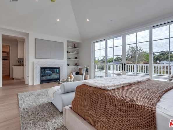 427 N Bundy Drive, Los Angeles CA 90049