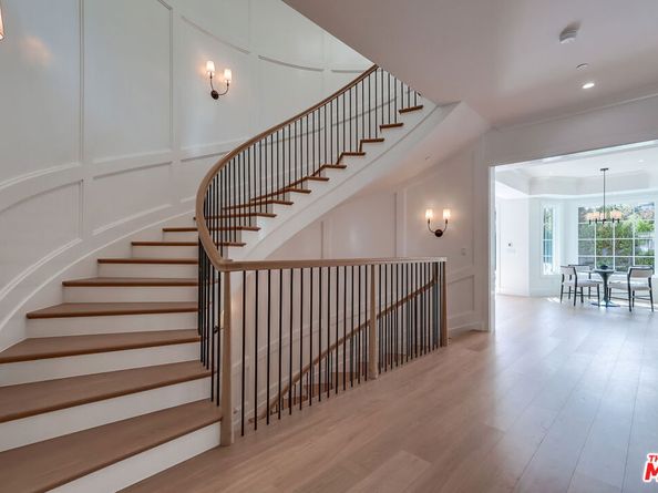 427 N Bundy Drive, Los Angeles CA 90049