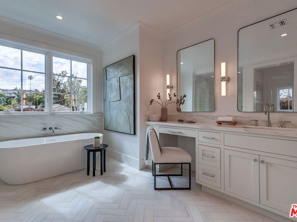 427 N Bundy Drive, Los Angeles CA 90049