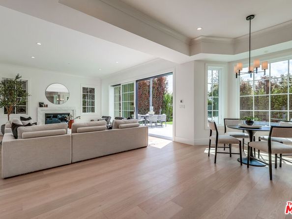 427 N Bundy Drive, Los Angeles CA 90049