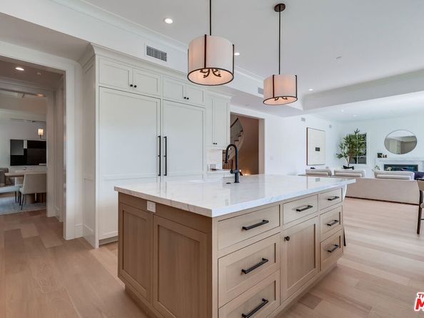 427 N Bundy Drive, Los Angeles CA 90049