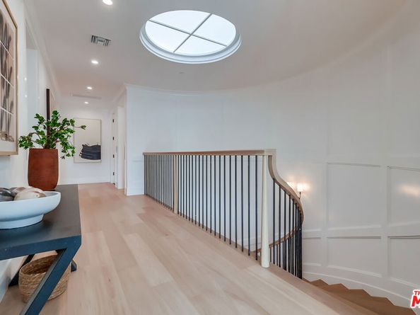 427 N Bundy Drive, Los Angeles CA 90049