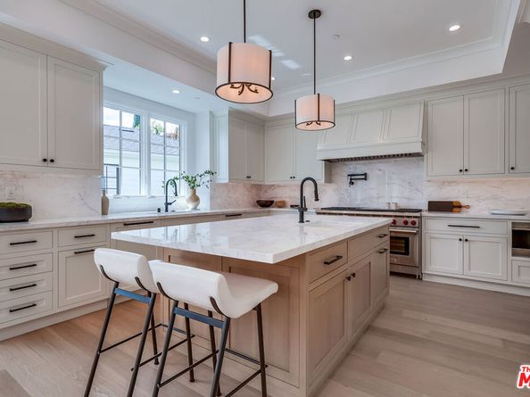 427 N Bundy Drive, Los Angeles CA 90049