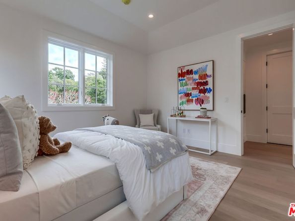 427 N Bundy Drive, Los Angeles CA 90049