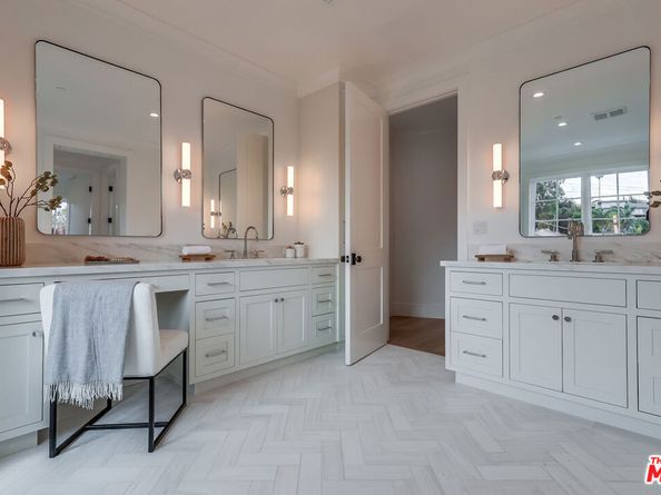 427 N Bundy Drive, Los Angeles CA 90049