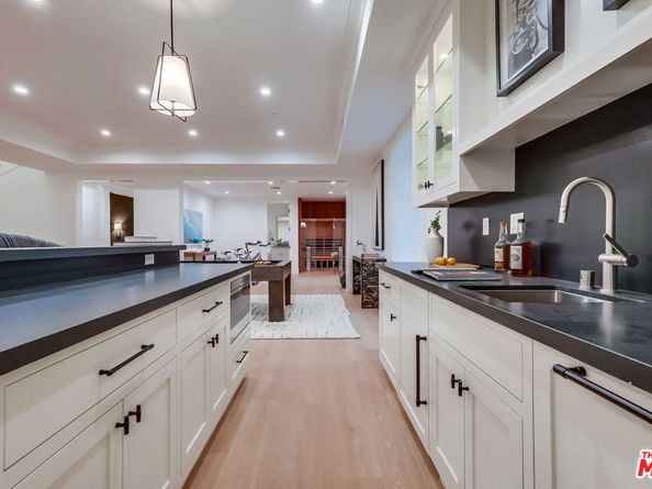 427 N Bundy Drive, Los Angeles CA 90049