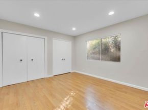 6649 Whitman Avenue, Lake Balboa CA 91406