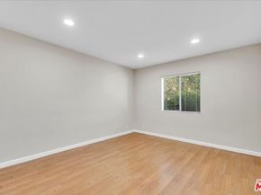 6649 Whitman Avenue, Lake Balboa CA 91406