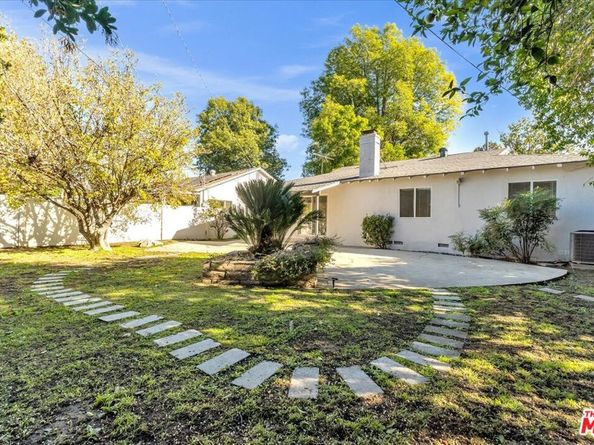 6649 Whitman Avenue, Lake Balboa CA 91406