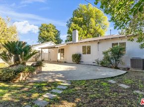 6649 Whitman Avenue, Lake Balboa CA 91406