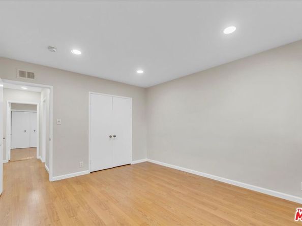 6649 Whitman Avenue, Lake Balboa CA 91406