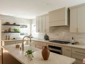 5103 Parkglen Avenue, Los Angeles CA 90043