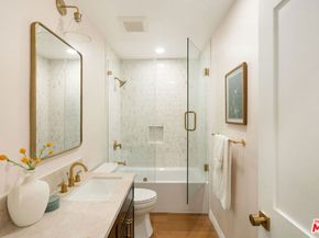 5103 Parkglen Avenue, Los Angeles CA 90043