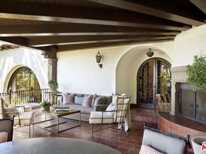 2400 Inverness Avenue, Los Angeles CA 90027