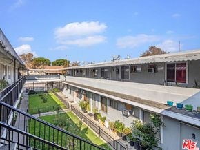 902 E 17th Street, Santa Ana CA 92701