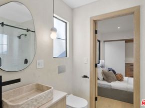 3841 S Redondo Boulevard, Los Angeles CA 90008