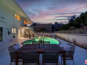 4799 Bonvue Avenue, Los Angeles CA 90027