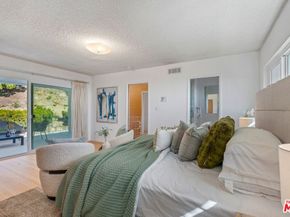 4799 Bonvue Avenue, Los Angeles CA 90027