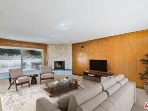 4799 Bonvue Avenue, Los Angeles CA 90027