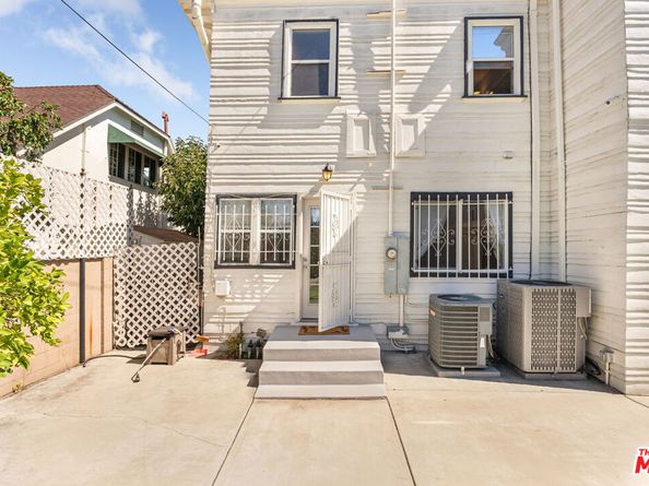 907 Westchester Place, Los Angeles CA 90019