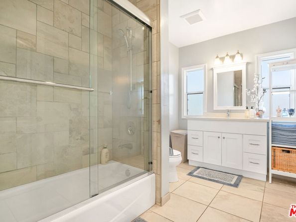 907 Westchester Place, Los Angeles CA 90019