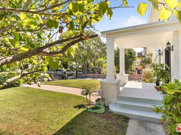 907 Westchester Place, Los Angeles CA 90019