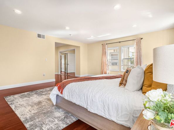 907 Westchester Place, Los Angeles CA 90019