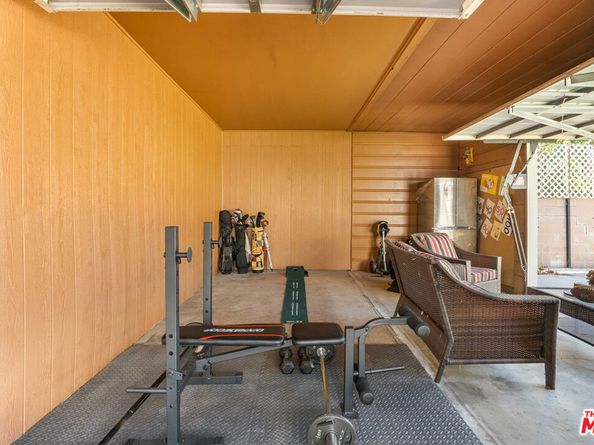 907 Westchester Place, Los Angeles CA 90019