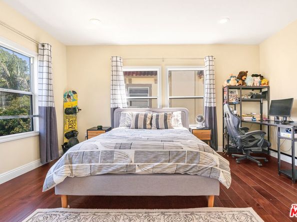907 Westchester Place, Los Angeles CA 90019